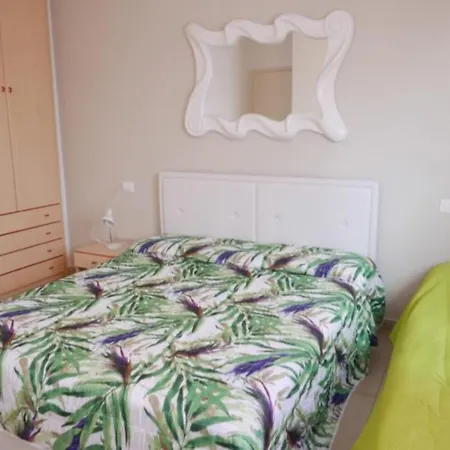 Apartment Bright Escape 250m From The Sea